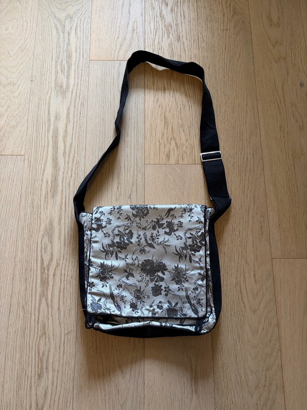 Floral Pattern Canvas Messenger Bag - Black & Silver